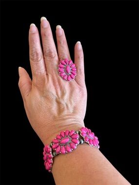New Pink Faux Turquoise Floral Concho Statement Ring & Stretch Bracelet Set